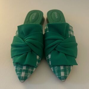 Vivaia Green Pointed-Toe Knot Women's Slides